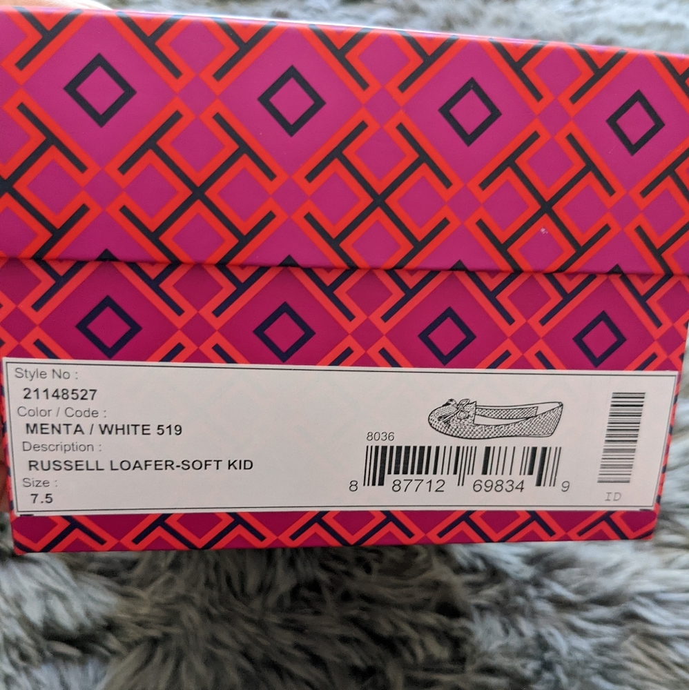 Tory Burch Russell Loafer Flats. - Picture 2 of 12